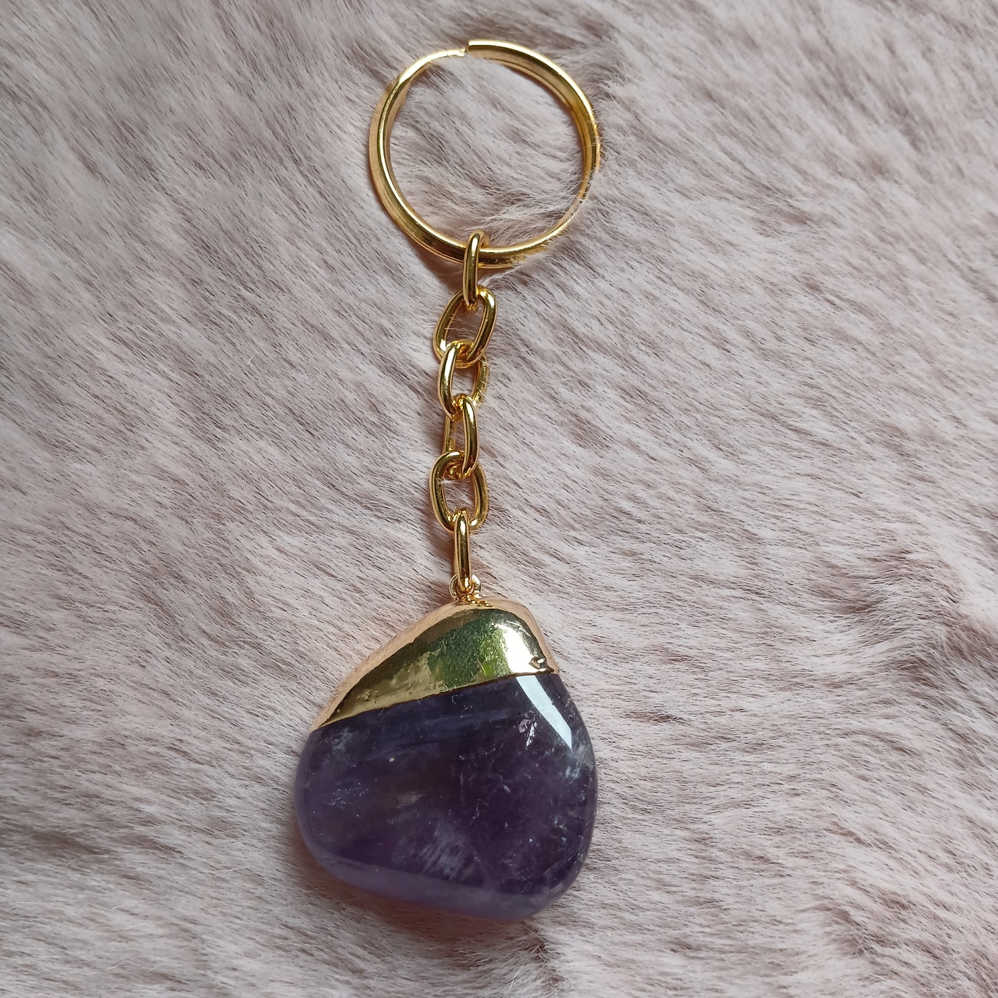 Amethyst Trommelstein Schlüsselanhänger in galvanische Fassung