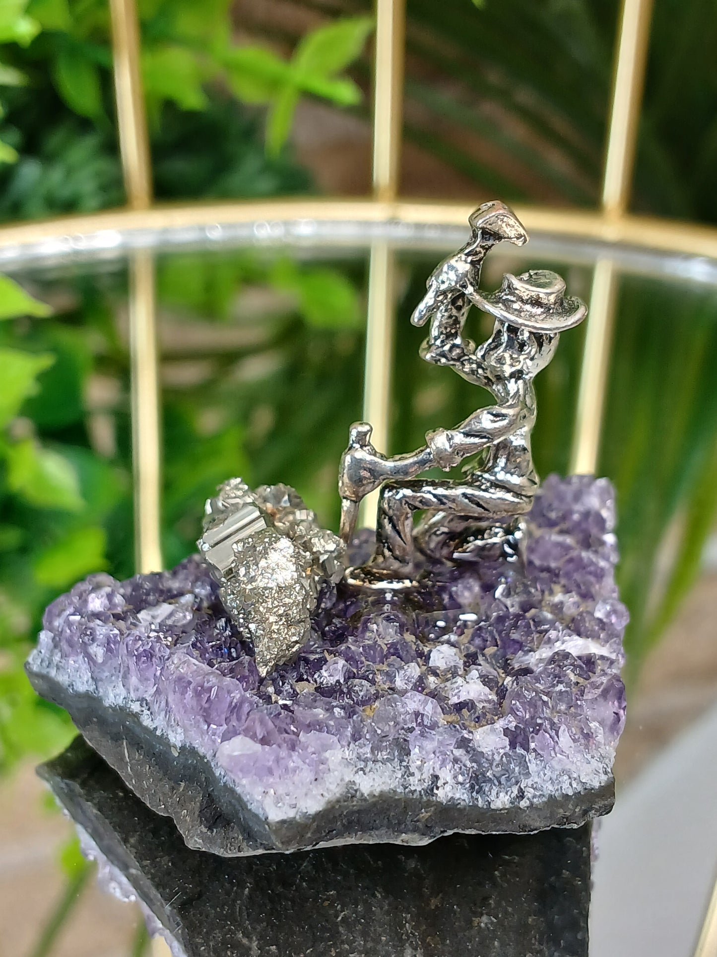 Amethyst Cluster mit Bergmann & Pyrit