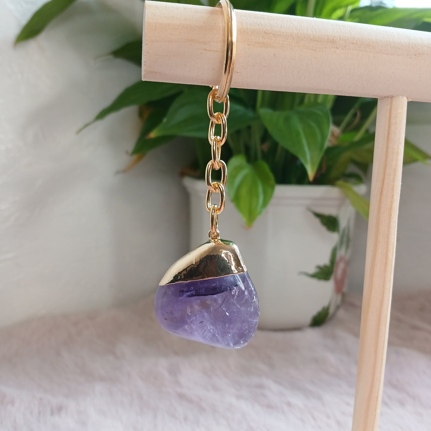 Amethyst Trommelstein Schlüsselanhänger in galvanische Fassung