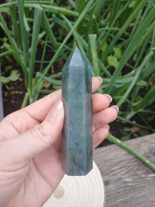 Labradorit Turm 10 cm