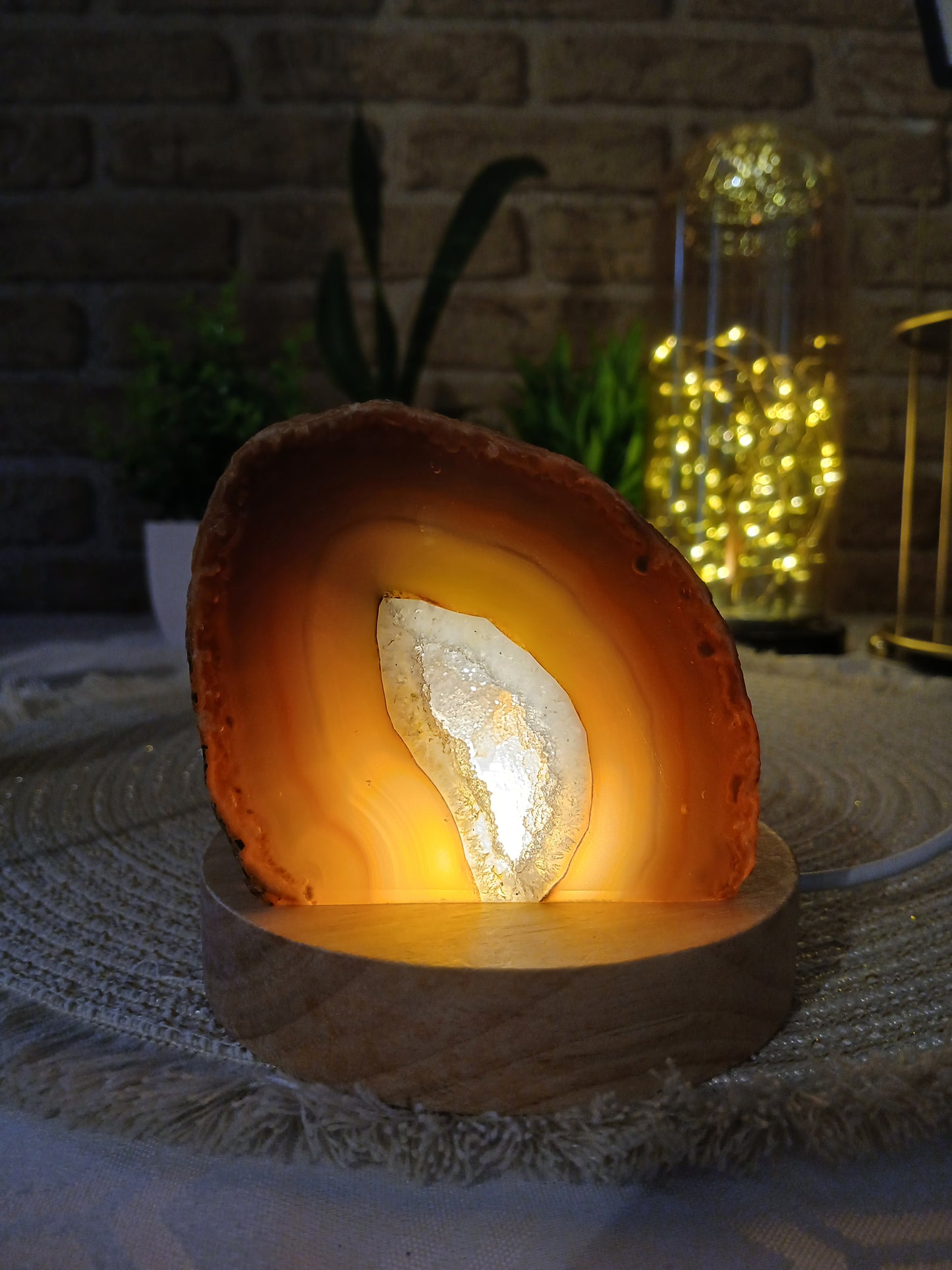 Druzy Achat Freiform, über einem led licht