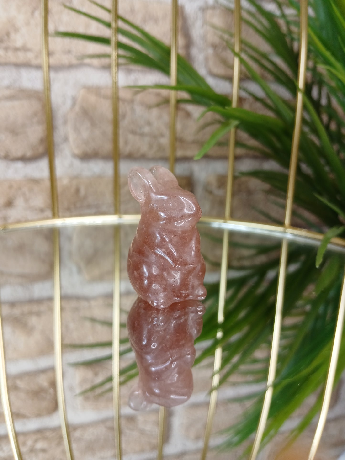 Erdbeerquarz Hase, Edelstein, Ostern, Schnitzerei, figur, 3,5 cm