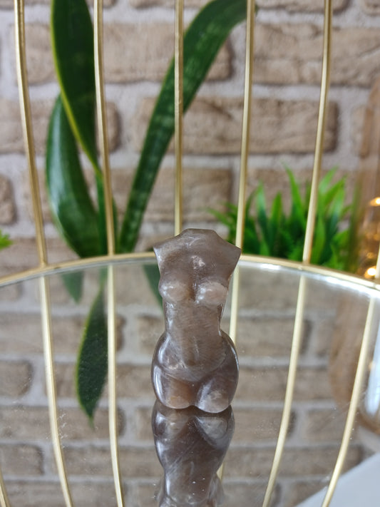 Mondstein Body Frau Edelstein Schnitzerei 4 cm