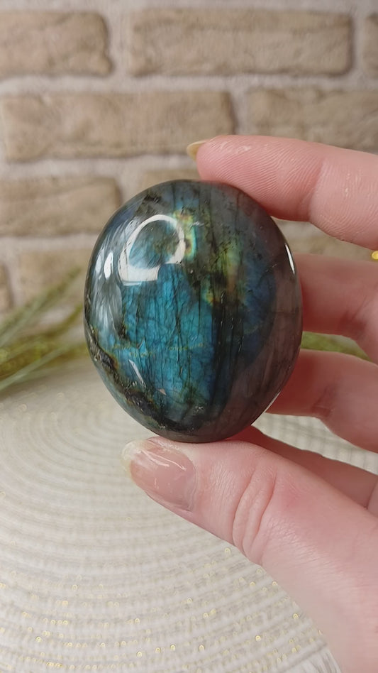 Labradorit Trommelstein