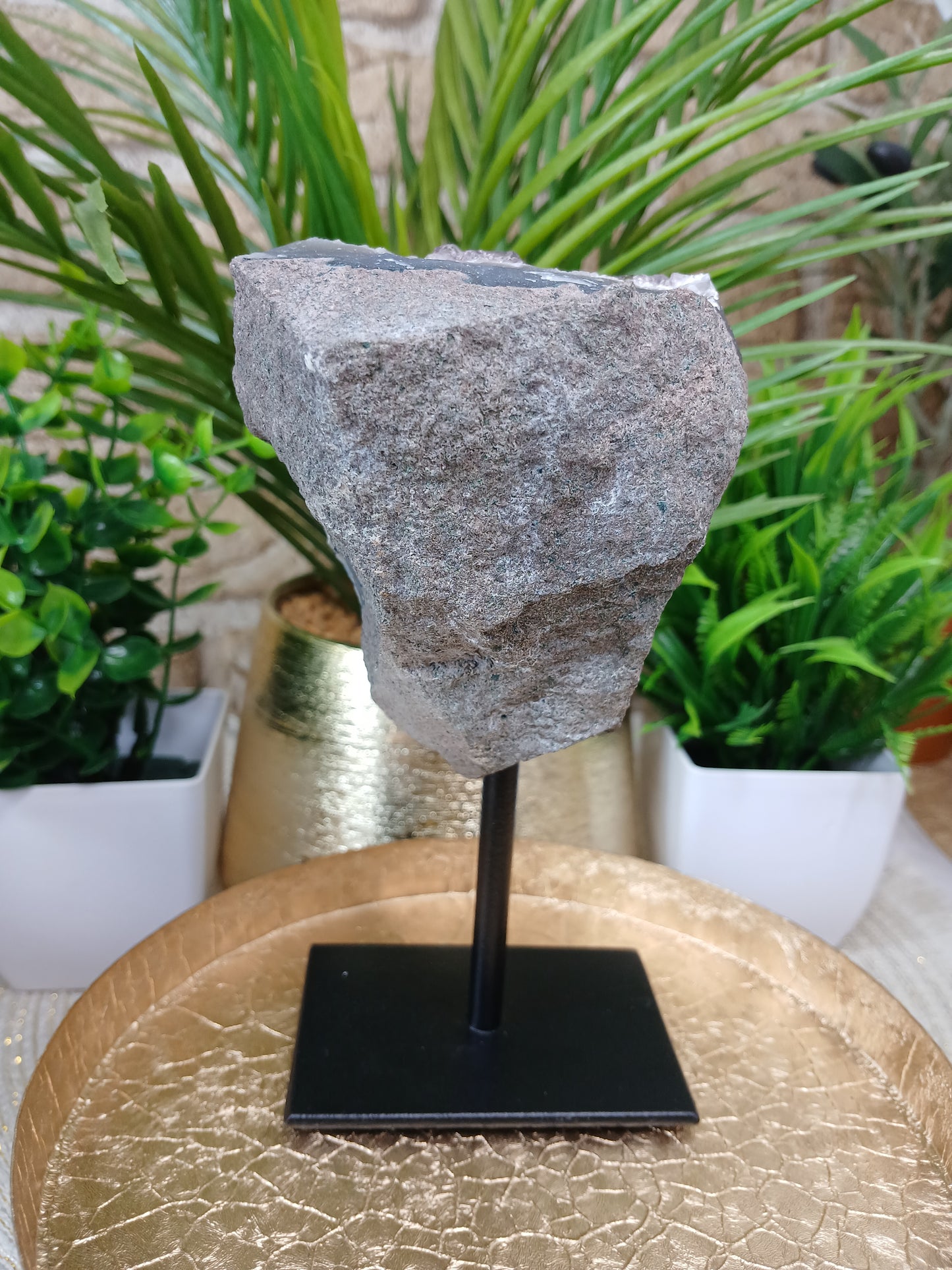 Amethyst auf Metallständer