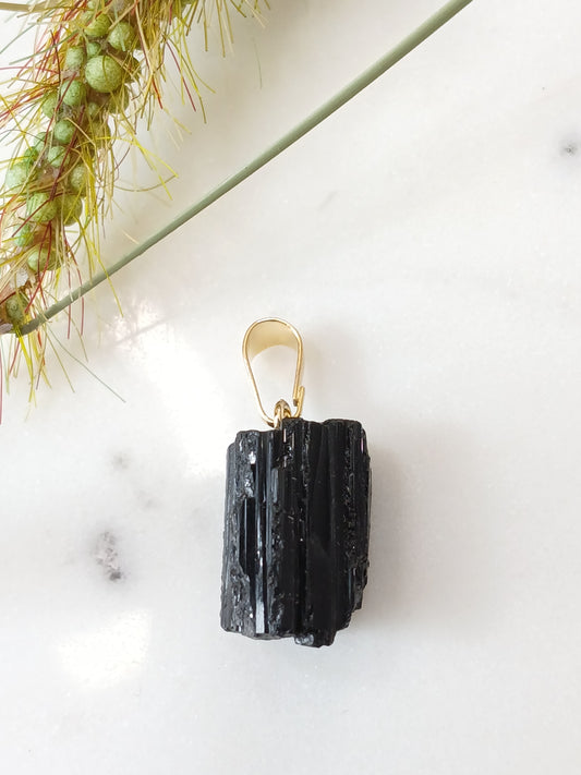 Turmalin Rohstein Anhänger