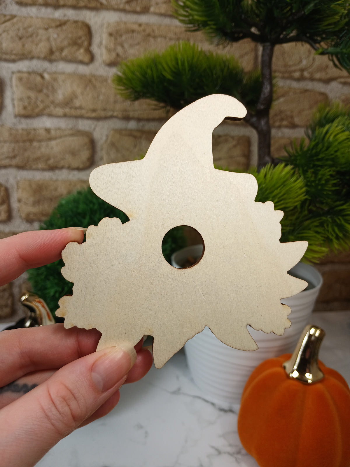 Hexe Kugelhalter aus Holz