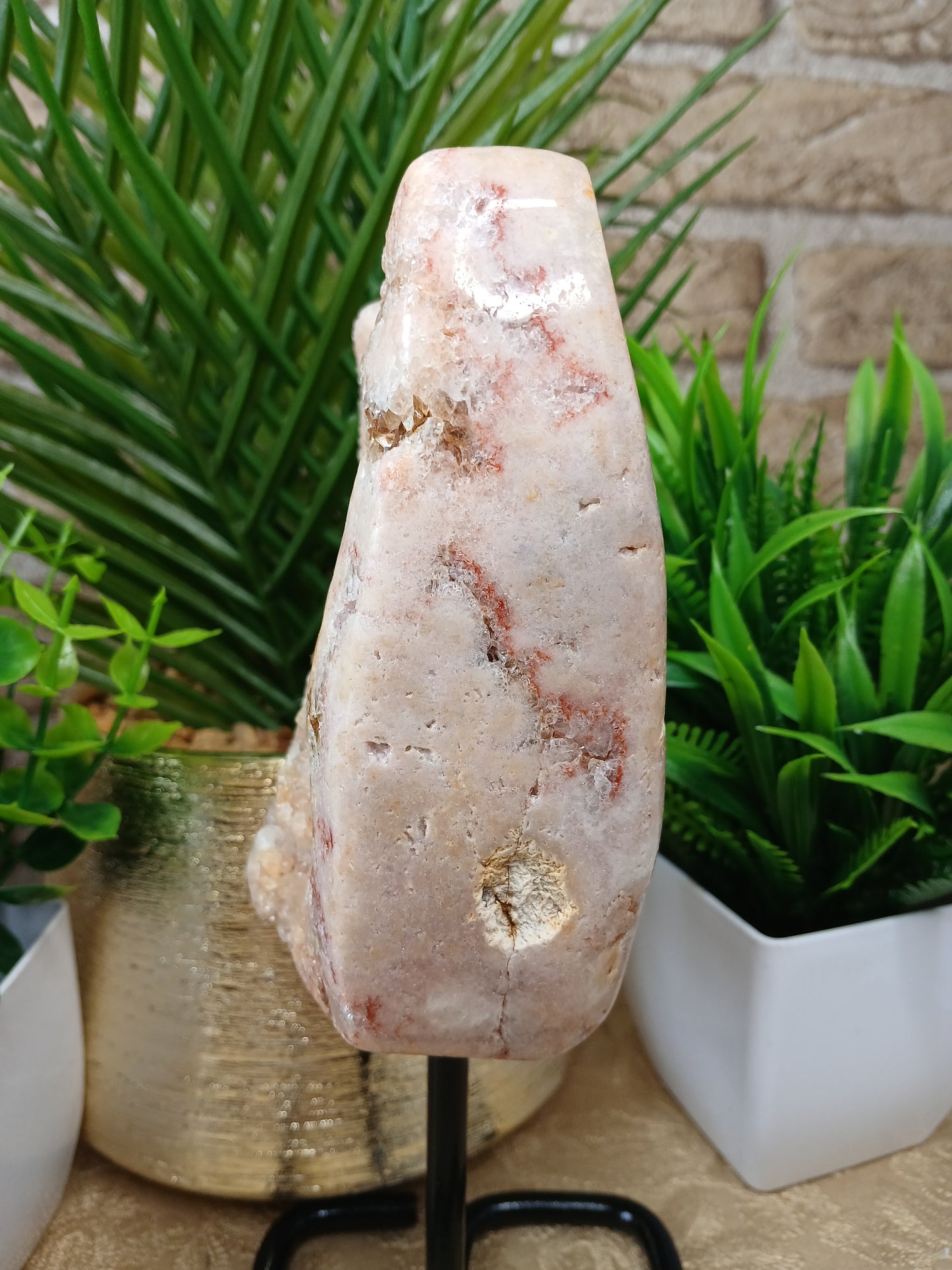 Pink Amethyst auf Metallständer