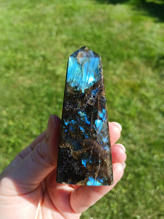 Labradorit Turm 8 cm