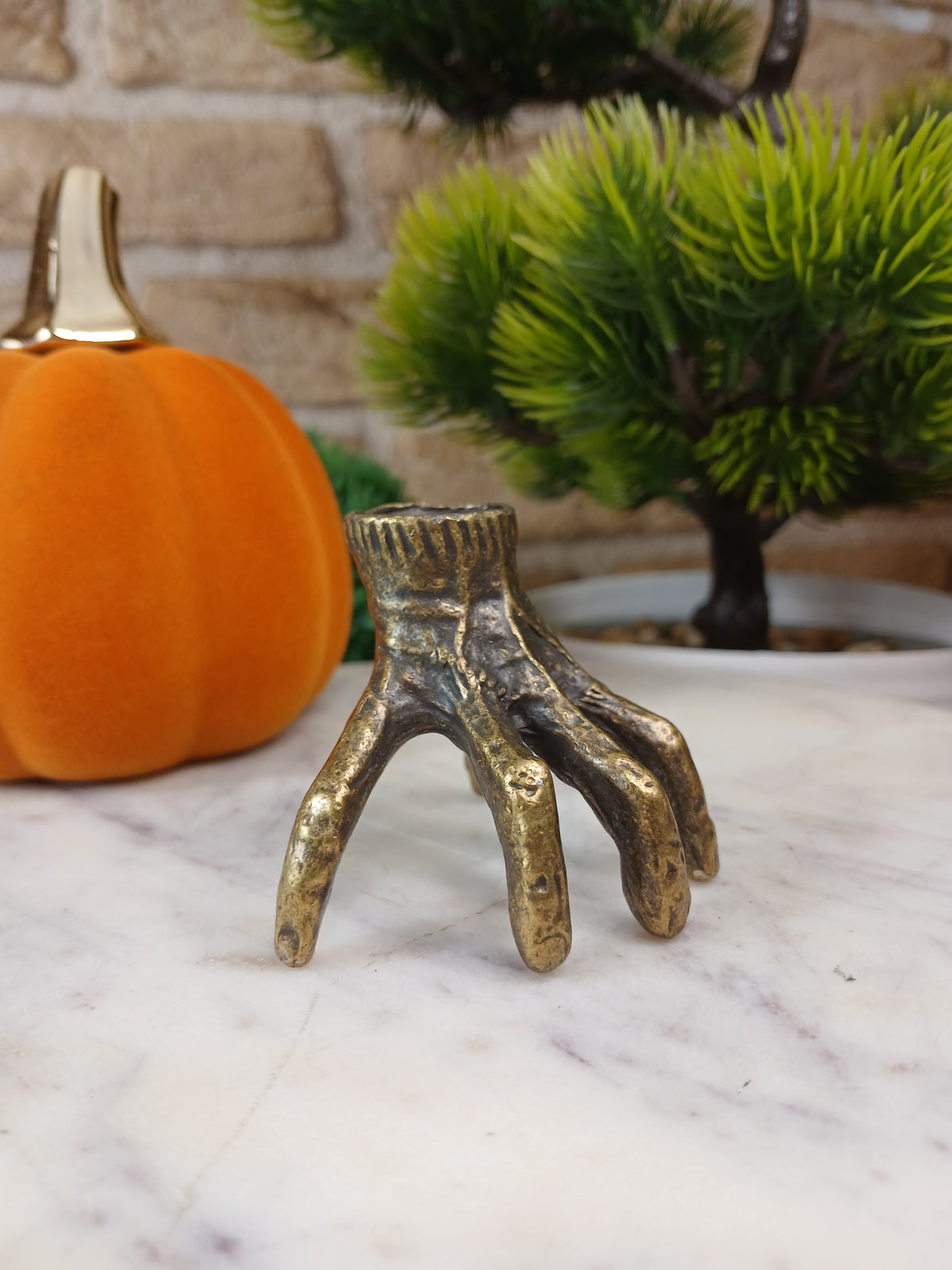 Kugelhalter Gruselhand aus Messing
