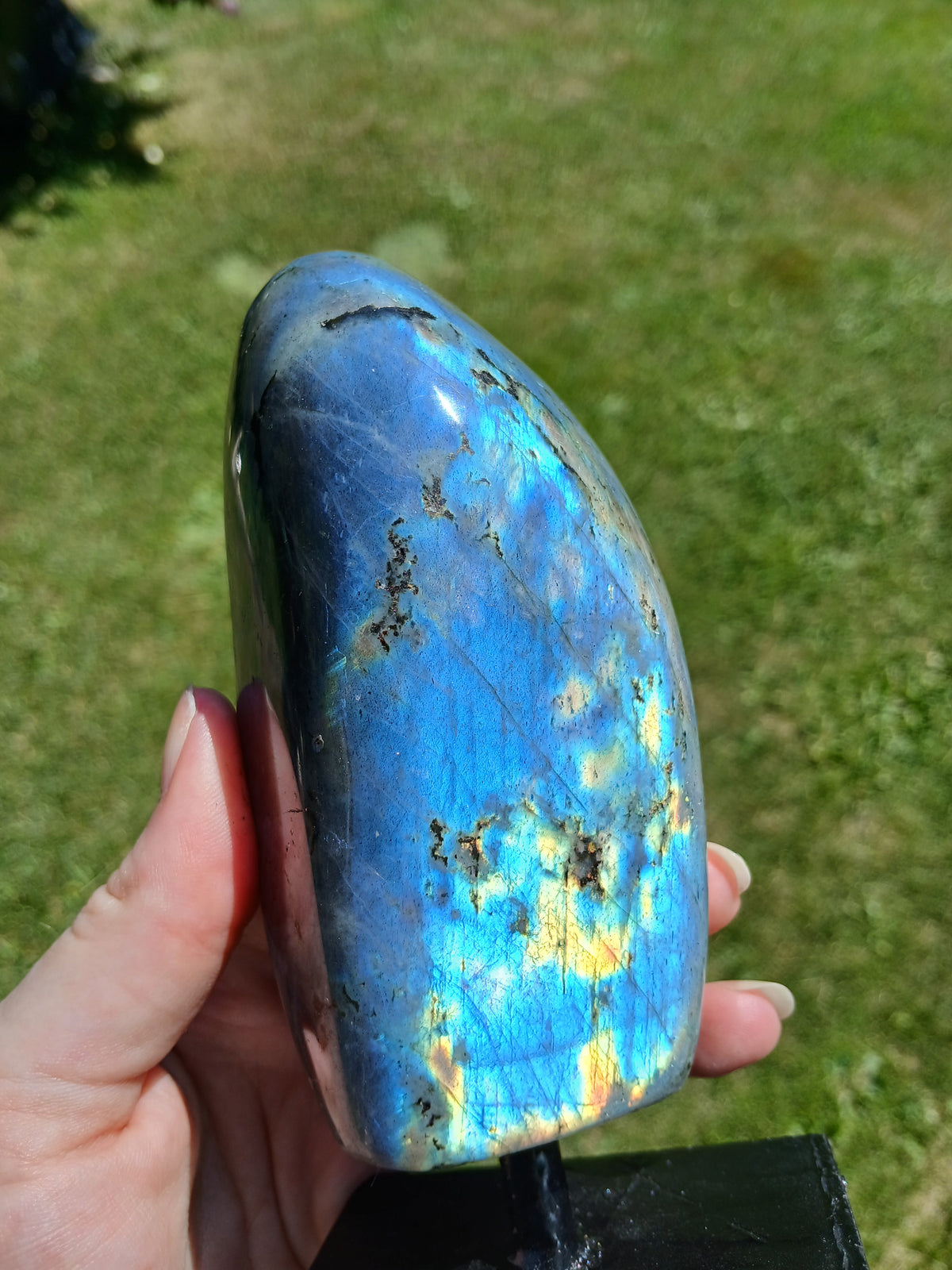 Labradorit auf Metallständer