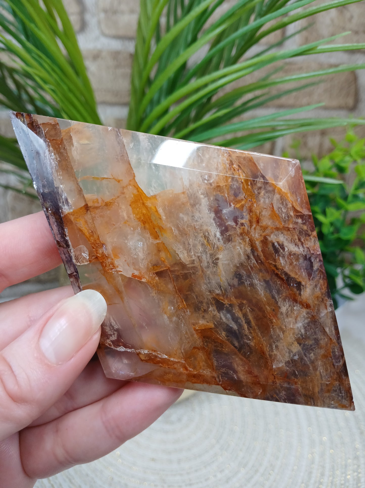 Feuerquarz in Diamantenform