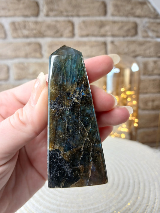 Labradorit Turm 8 cm