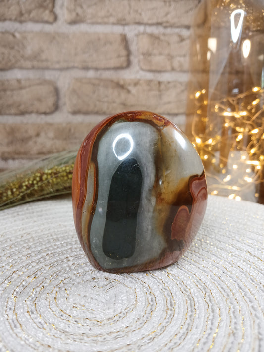 Polychromer Jaspis Freiform