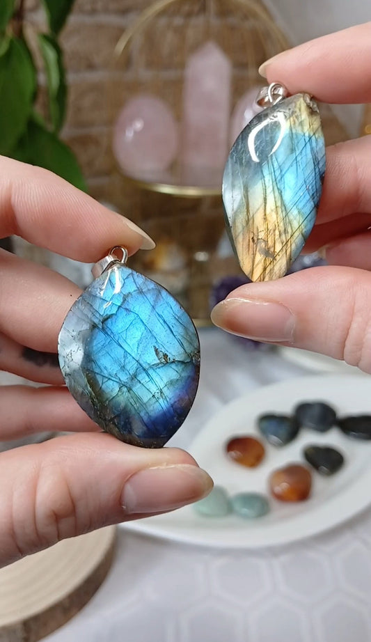 Labradorit Anhänger mit 925er Öse