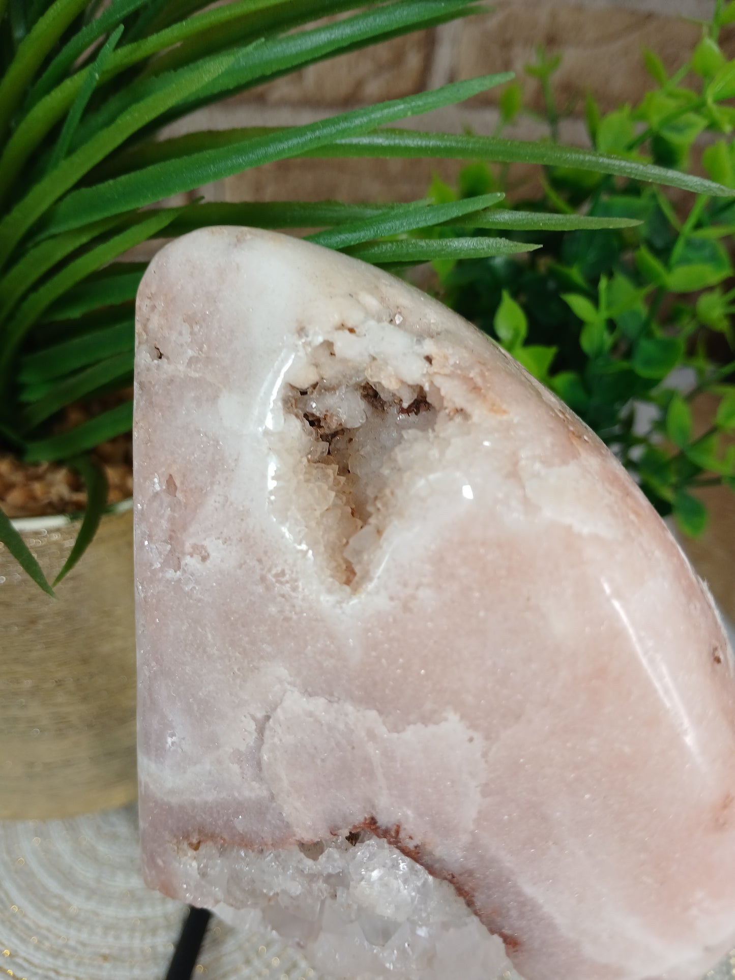 Pink Amethyst auf Metallständer
