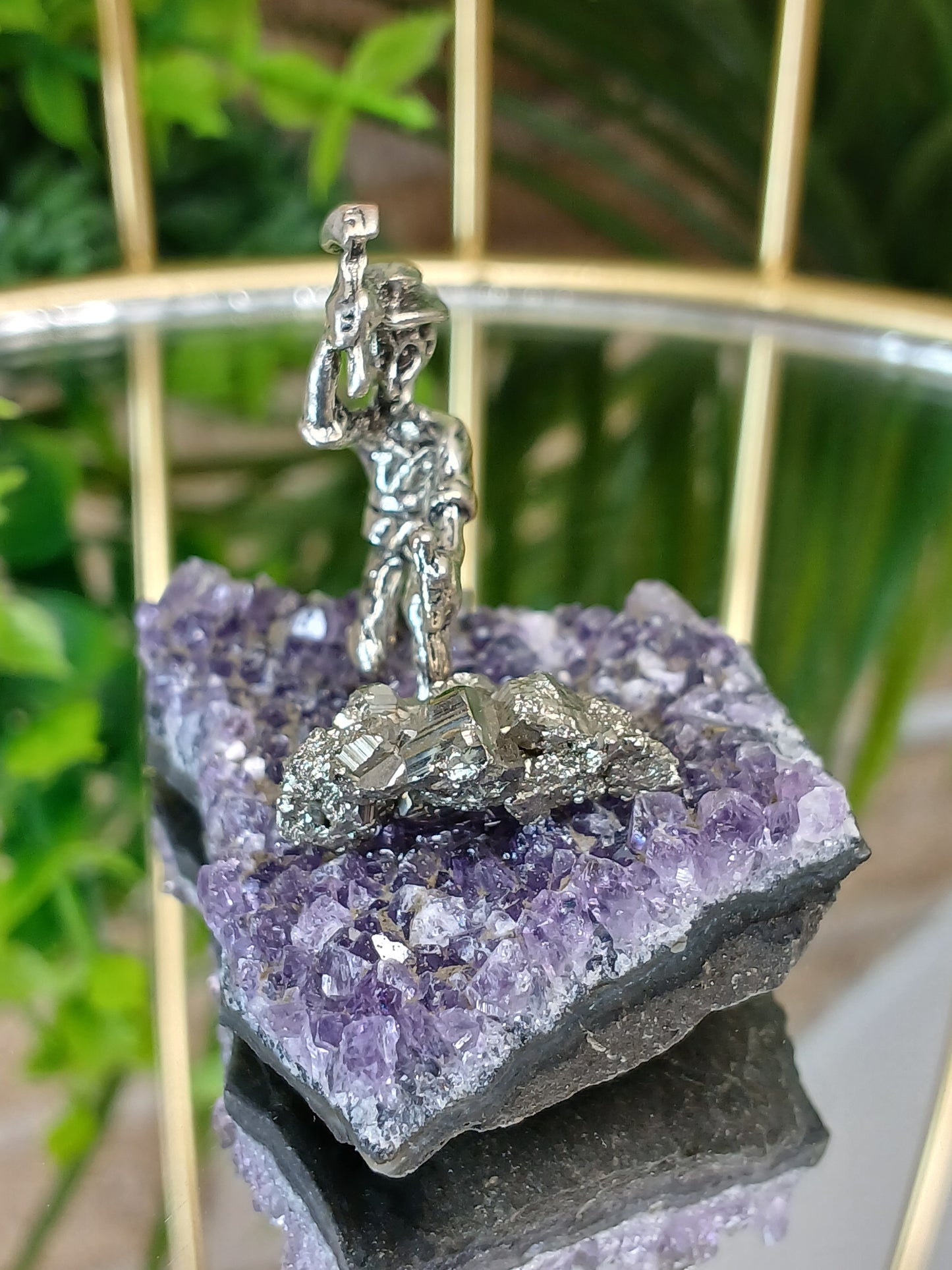 Amethyst Cluster mit Bergmann & Pyrit