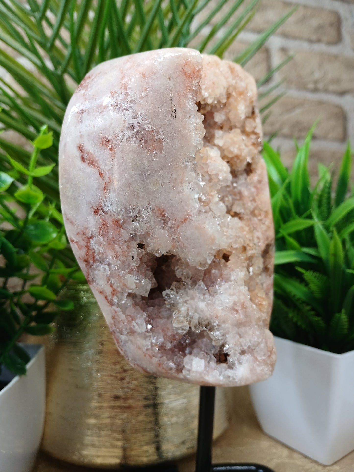 Pink Amethyst auf Metallständer
