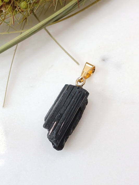 Turmalin Rohstein Anhänger